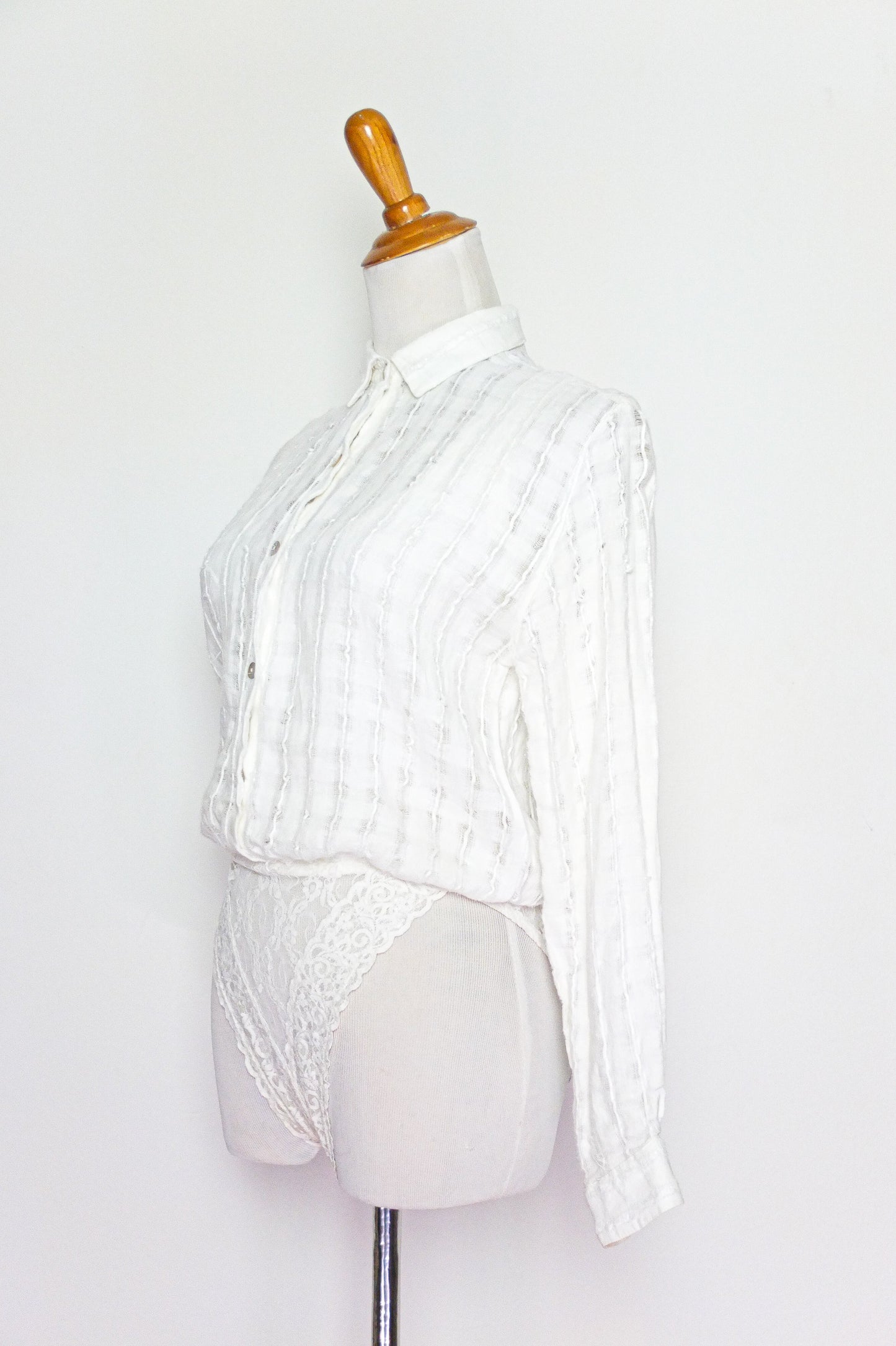 Vintage A'nue White Y2K Button Front Linen Bodysuit (S)