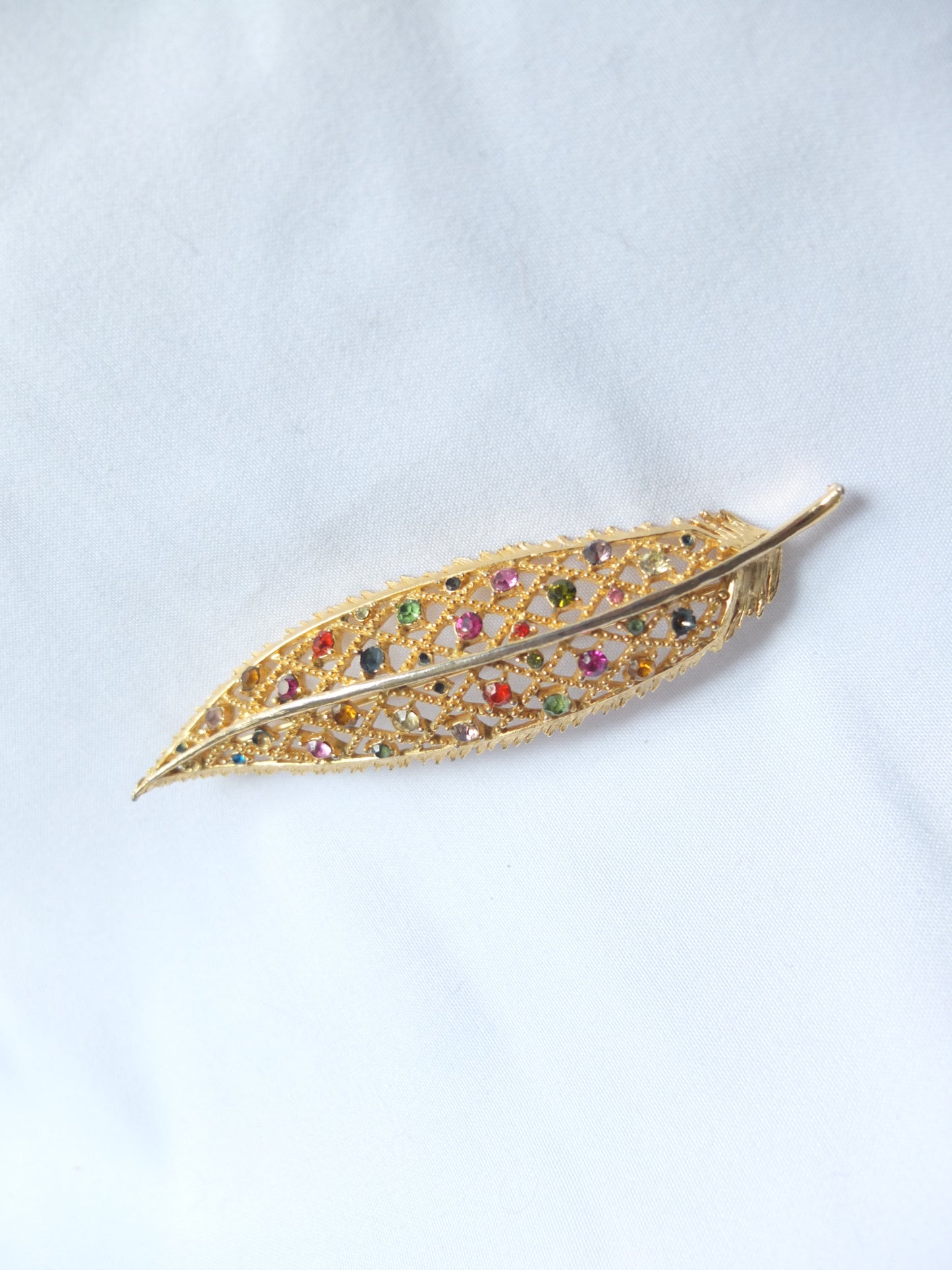 Vintage Gold Tone Rhinestones Leaf Brooch